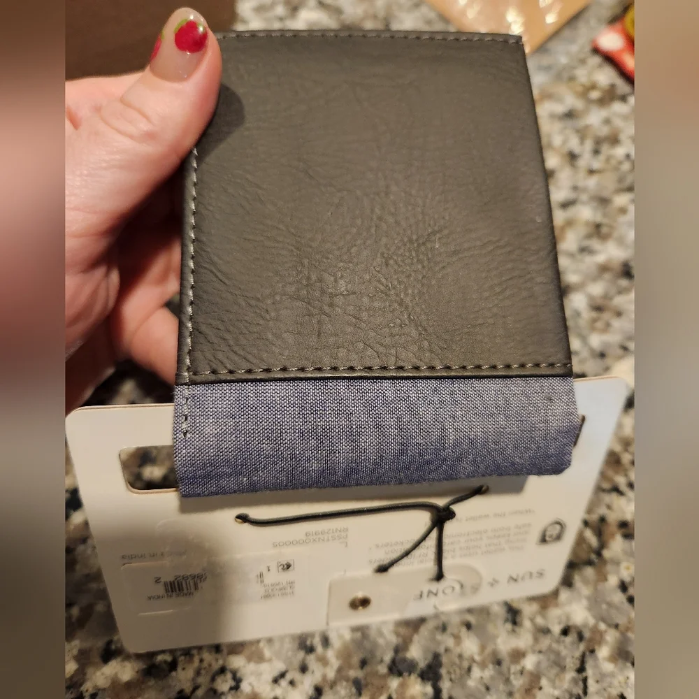 NWT Sun + Stone Mens RFID Wallet Black With Blue Accents